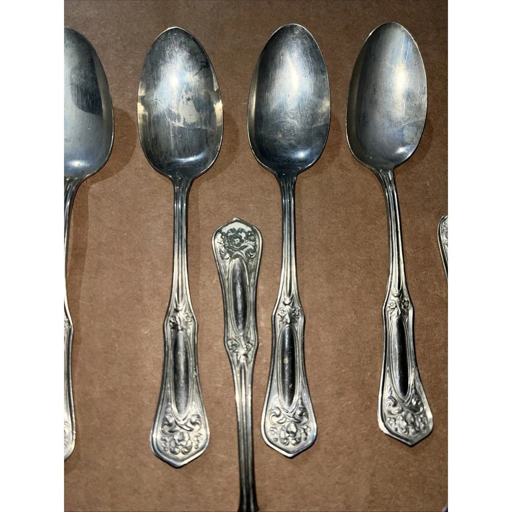 16 WM A Rogers Oneida Silver Nickel Ornate Spoons Ring Making‎ Crafting 5-7/8